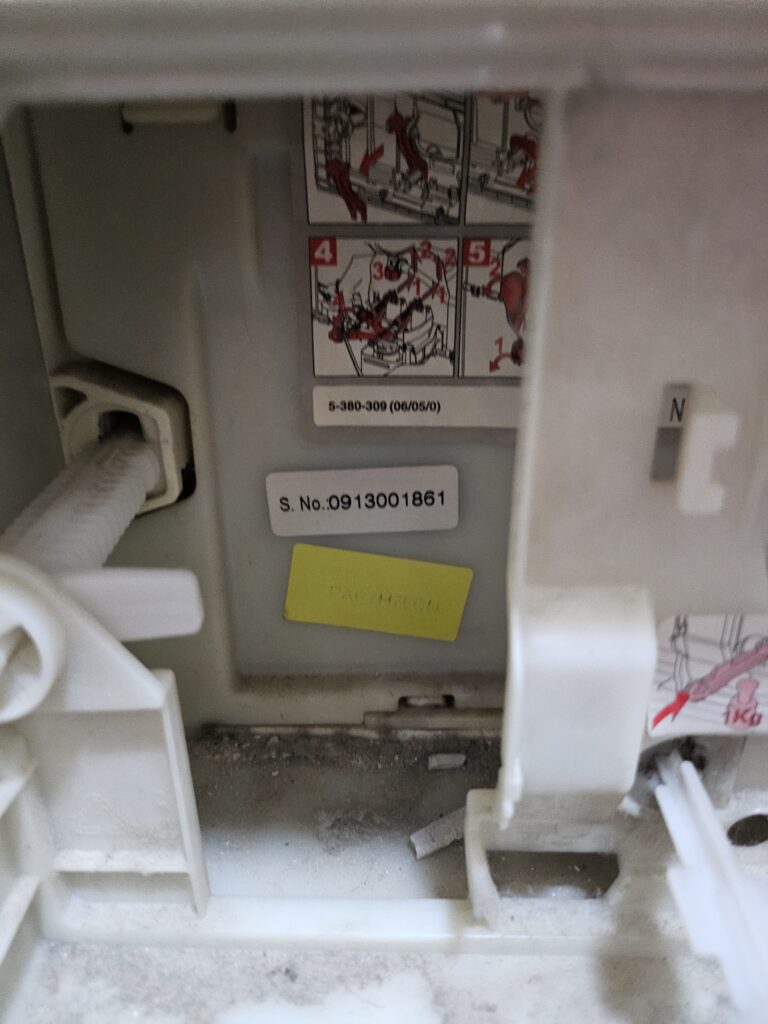 Otkriven kvar plovka na ugradnom kotlicu 1 1000013766