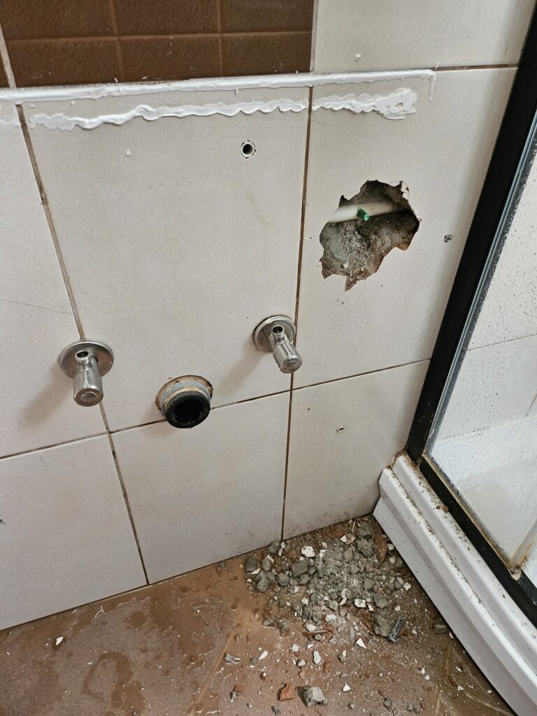 Popravka ostecene vodovodne cevi