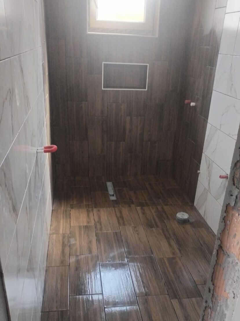 Zavrsena adaptacija-renoviranje kupatila sa novom keramikom