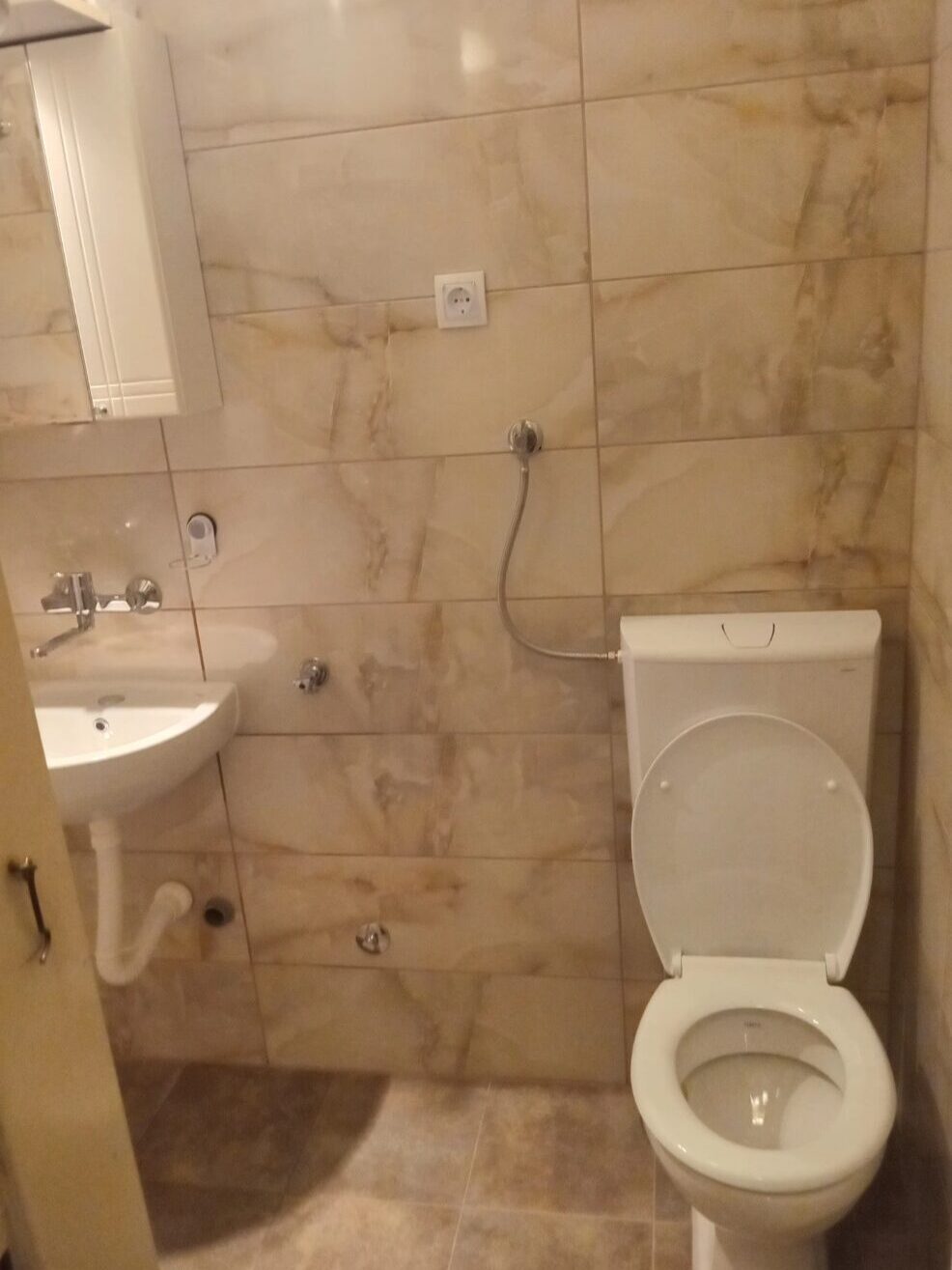 Vodoinstalater Novi Sad završena adaptacija kupatila sa WC šoljom