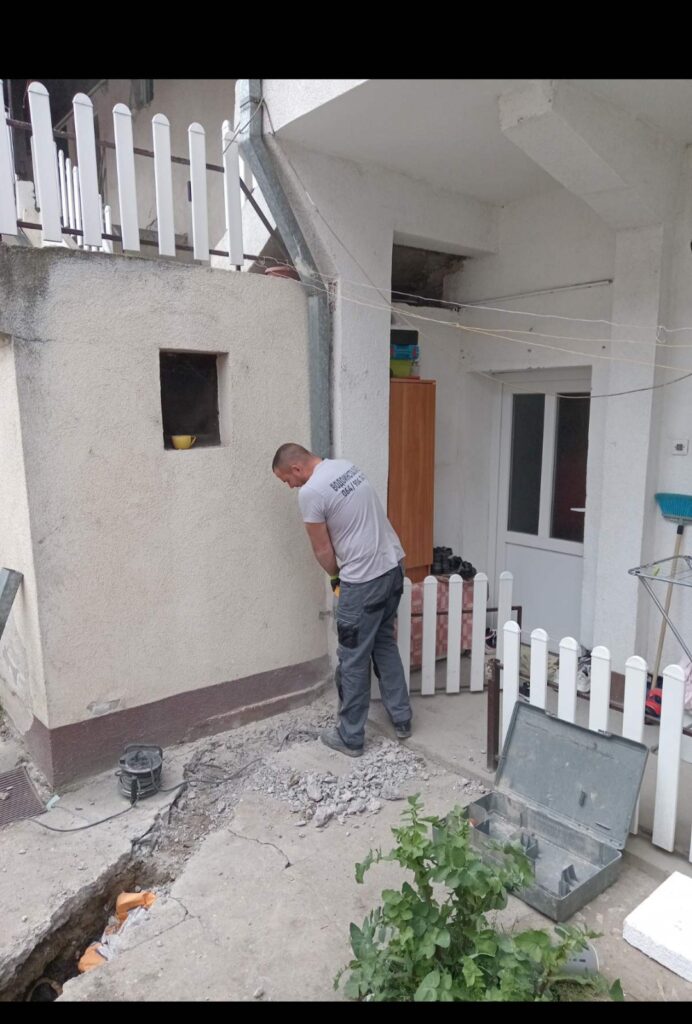 Priprema za postavljanje kanalizacionih cevi Vodoinstalater Novi Sad 1 1000014644