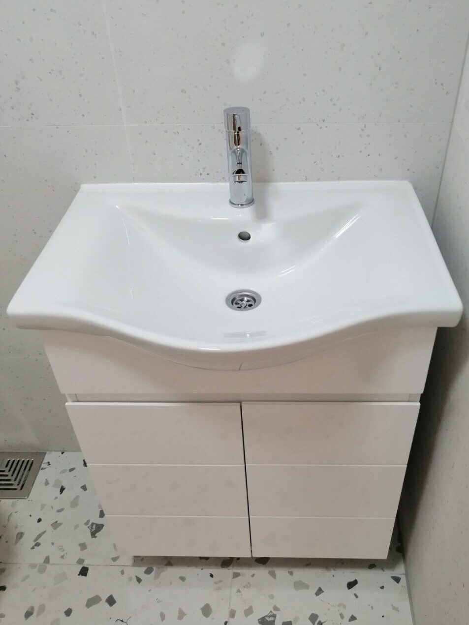 Vodoinstalater Novi Sad završeno renoviranje kupatila sa sanitarijama