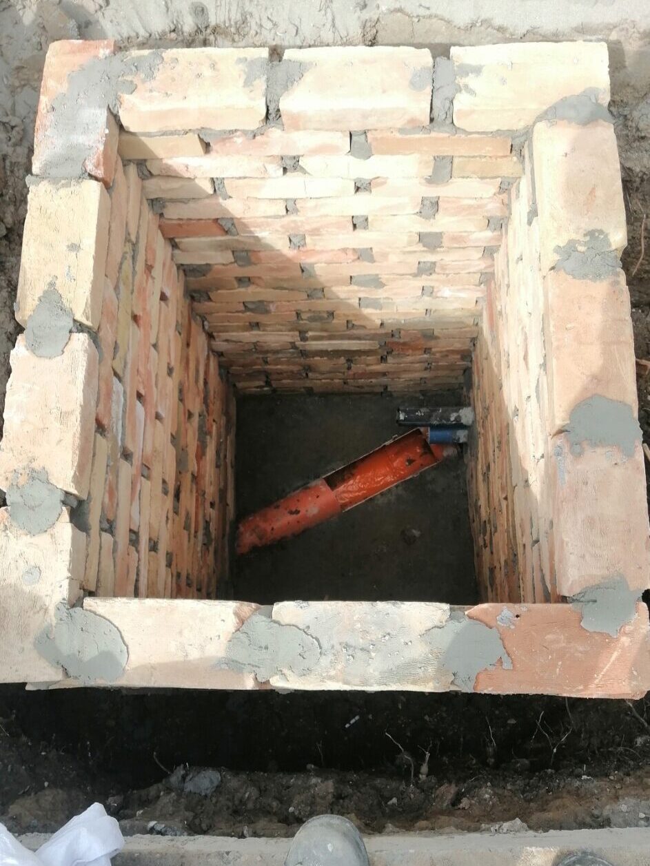 Zidanje šahte - Postavljanje kanalizacionih cevi u otvorenom iskopu