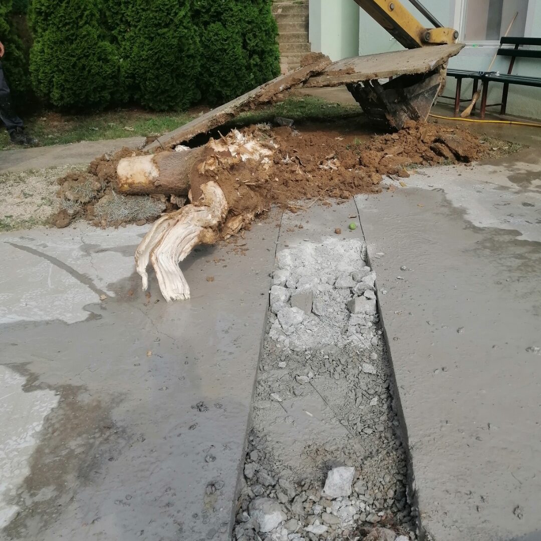 Zamena kanalizacionih cevi ispod betona sa otvorenom trasom i iskopom