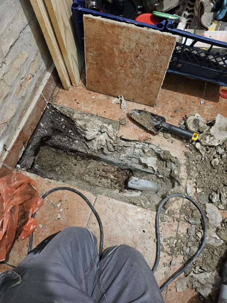 Saniranje curenja-Popravka kanalizacione cevi Vodoinstalater Novi Sad 2 1000016002