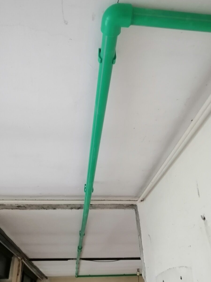 Instalacije za kuhinju i kupatilo 5 Instalacije za kuhinju i kupatilo sa PPR cevima sprovedenim uz plafon